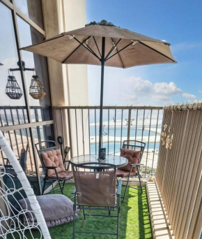 Upscale 2BR apartment with a complete view of the sea on Al Reem Island